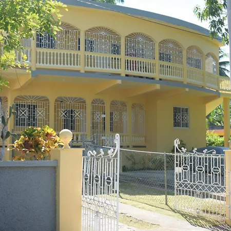 Unity Villa One Bedroom Apartment Close To Montego Bay And Beaches With Wifi